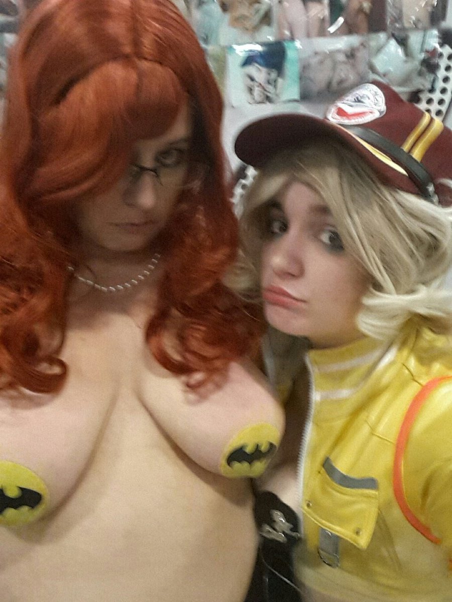PixelVixens's tweet photo. We’re at booth #765 @EXXXOTICA NJ with just 45 minutes left tonight! Don’t let @NoelCypress &amp; @SabrinaInkwell get lonely! #cosplaysluts https://t.co/yvBjYUMtGV