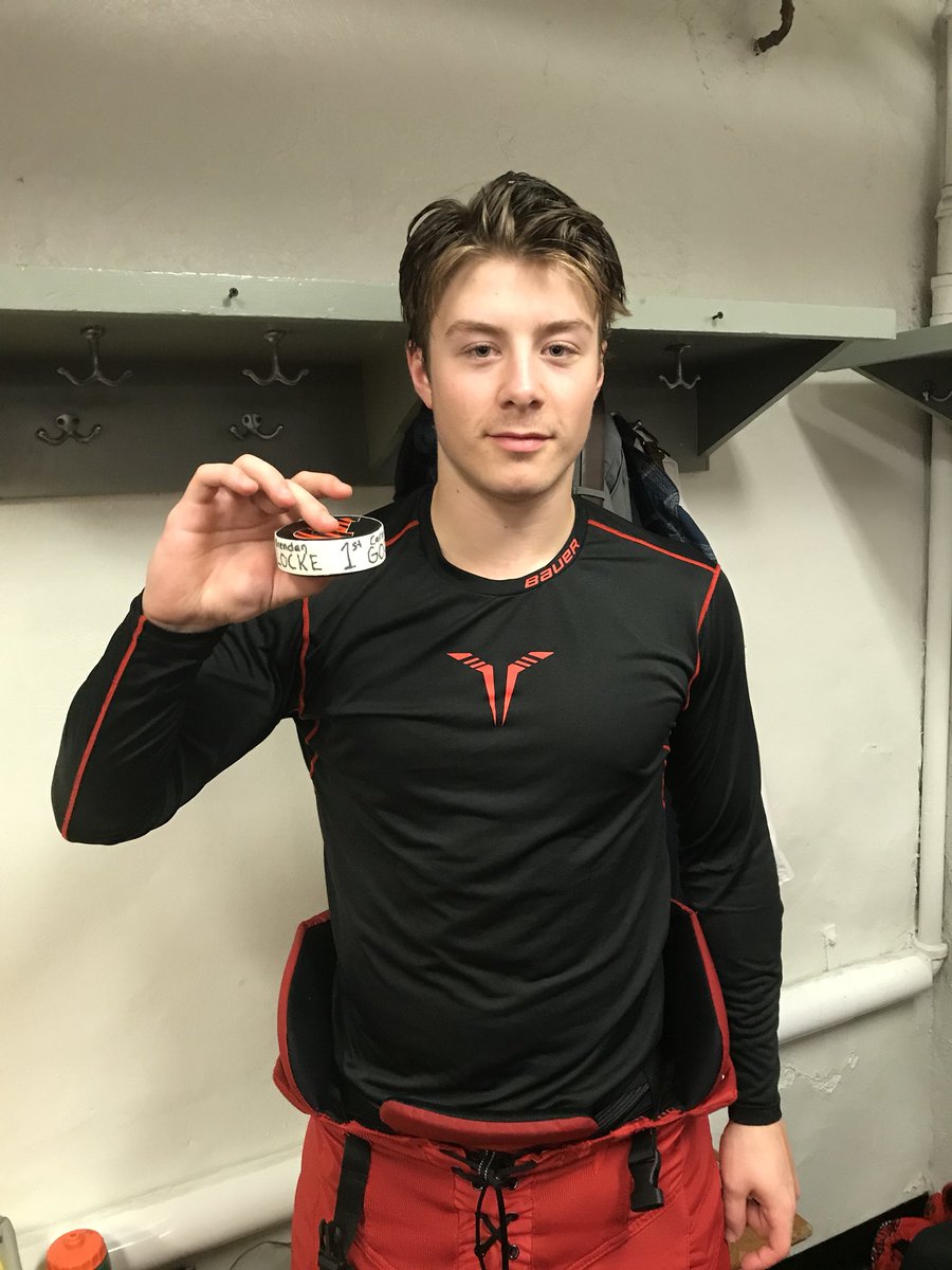 CornellMHockey's tweet photo. Congrats to @BLocke91 on his first collegiate goal! His GWG helped us complete the road sweep at Princeton #LGR #4pointweekend https://t.co/x5iYboeLsc