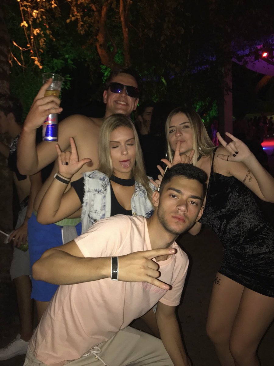 ramachado_'s tweet photo. maior saudade 💛 @ticezar_ https://t.co/cFlyBqd39V