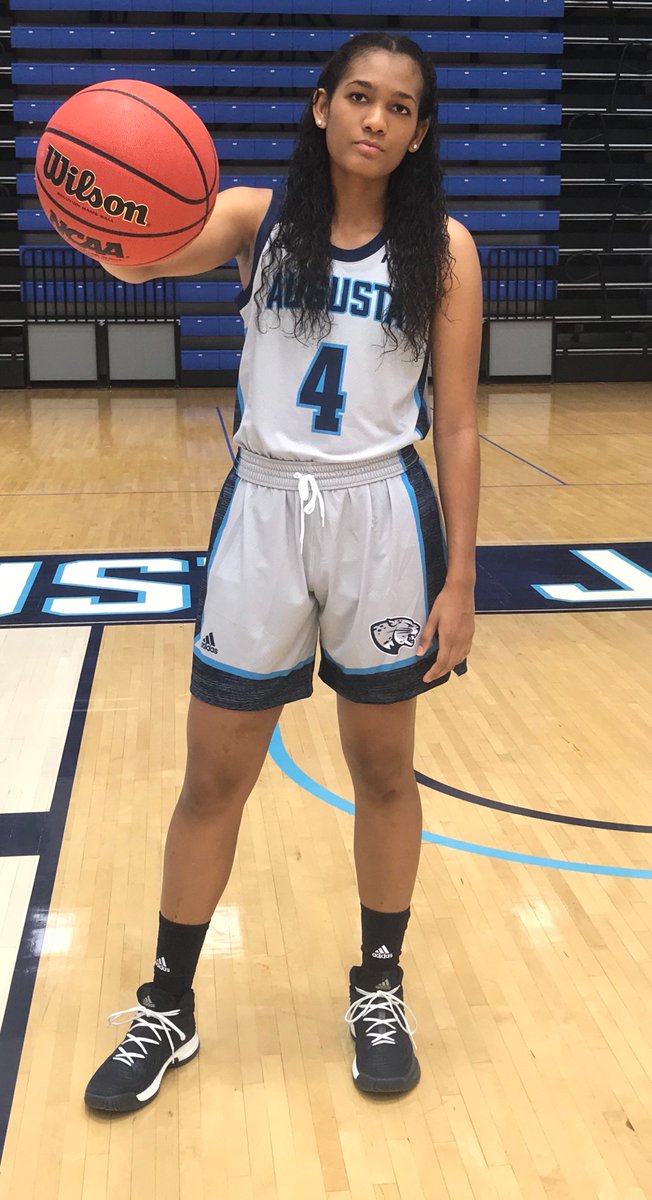 AUG_WBB tweet media