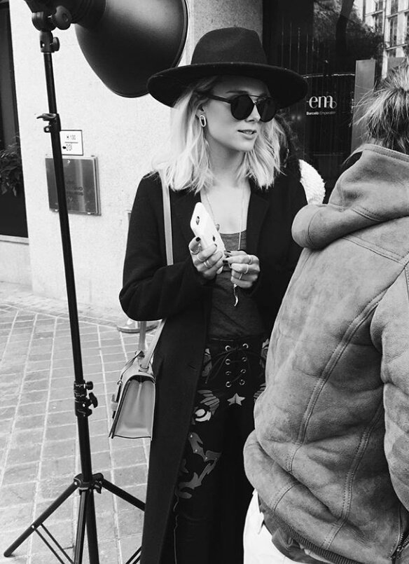 sonrioporcarito's tweet photo. Cita y elige con los ht
7. Valu con lentes de sol
#FandomValen #FansAwards2017 https://t.co/WjSmE7hjbV