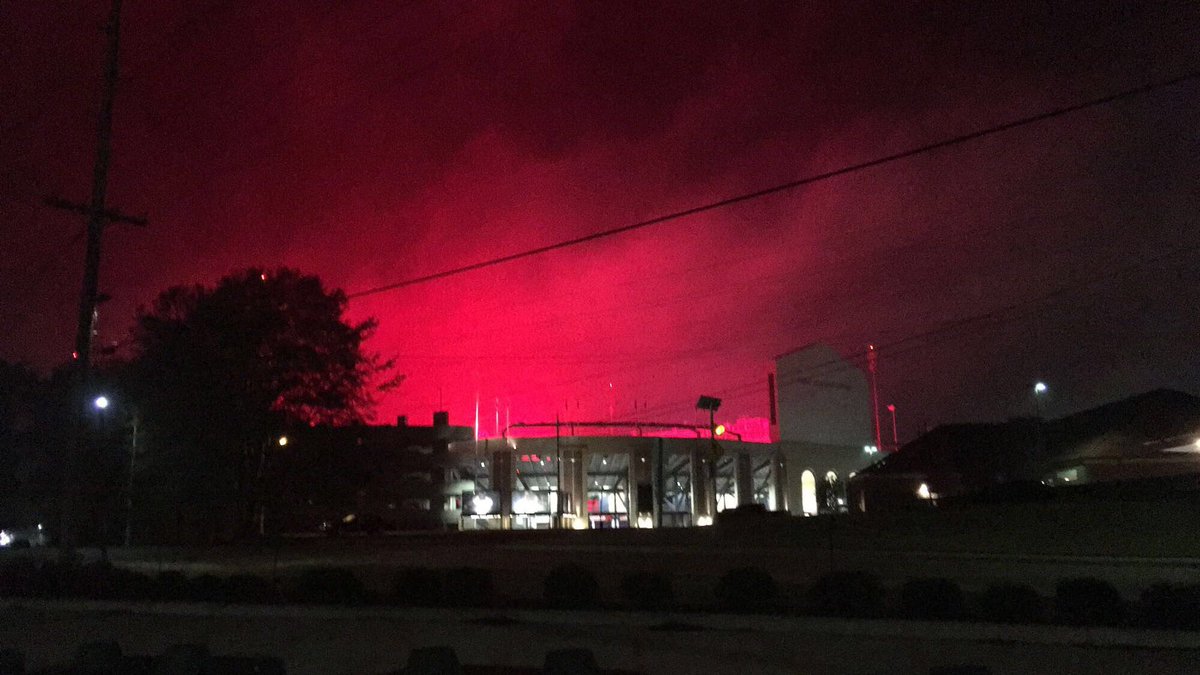 mslizay's tweet photo. r u RED-dy? 😉 #vaughthemingway https://t.co/KpHeveE57G