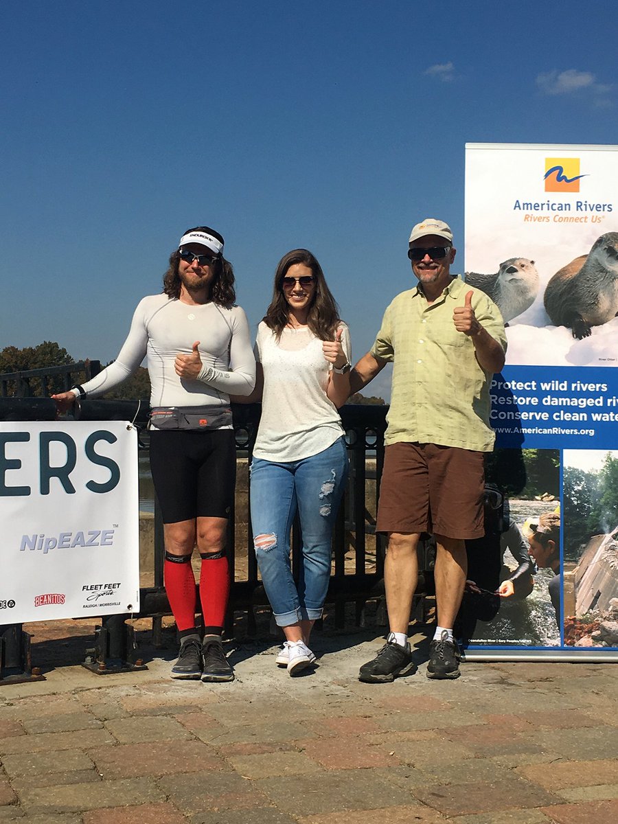 RunForRivers's tweet image. 1/2: After over 55+ hours, @WildmanHanson ended his run after 150 grueling miles from the Eastern Continental Divide to Columbia.