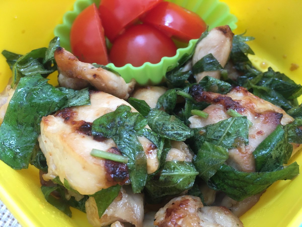 りんりん Auf Twitter お弁当に 鶏のドレッシング焼き 焼津産かつお節香る和ドレッシングを鶏肉にかける 鶏肉を焼く シソとあえる 味が薄かったらドレッシング追加 Sskサラダマッチ サラダじゃないけど参加してみたかった