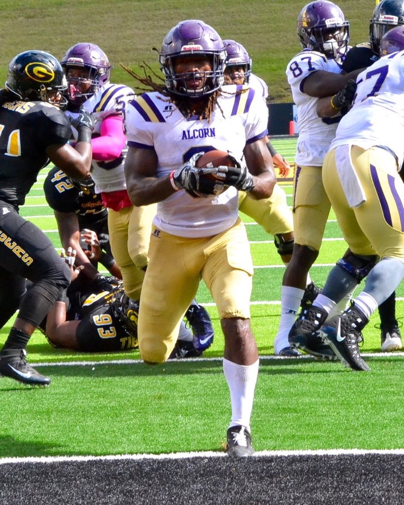 DeLanceTurner's tweet image. BOOK YOUR ROOM!#ShouldHaveBeenBooked #BackToBackToBackToBack &amp;amp; S/O to BON for gettin me to 1000 yards on the ground