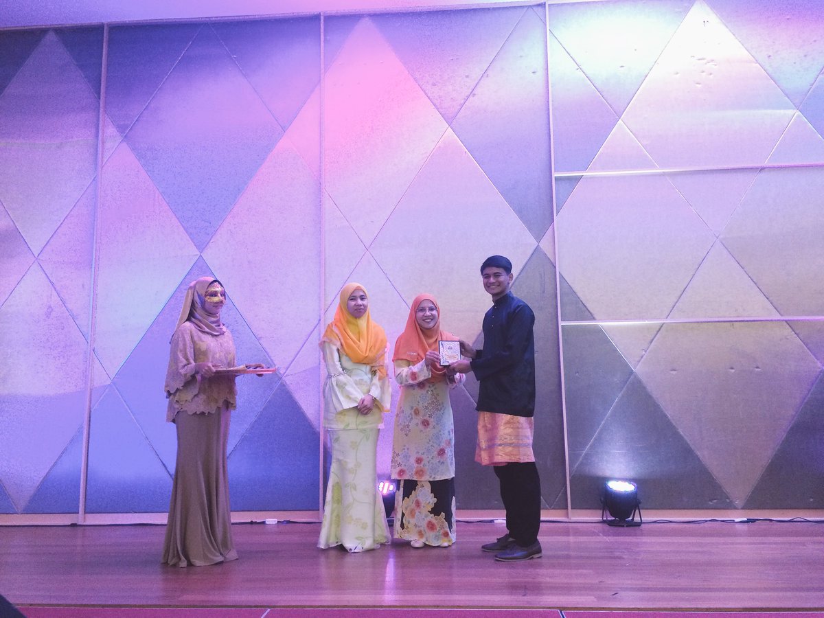 debatorators3's tweet photo. Tahniah jugak buat Khair Iman yang juga merupakan president kelab KDO S3 yg berjaya menjadi antara pembahas debat BM terbaik #Ascar2017 https://t.co/yUAdZUmszO