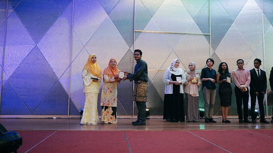debatorators3's tweet photo. Congrats to Iyad also fr the best speaker in English debate #Ascar2017 https://t.co/RIvPo4uuHp