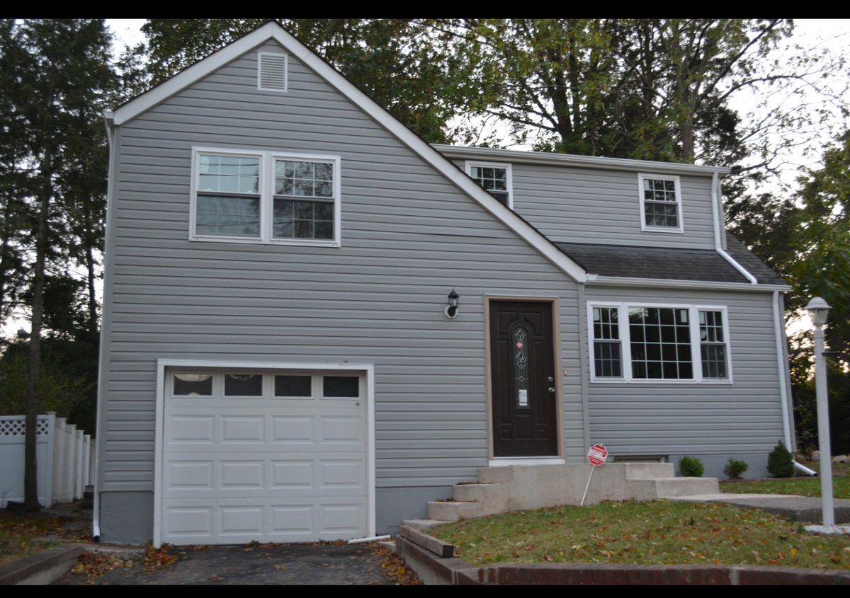 Progemrealty's tweet photo. Open Houses Sunday, 1:pm -4:pm,  56 Englewood Ave, Teaneck.
$439,000.00 https://t.co/rVWX6UG8LR
