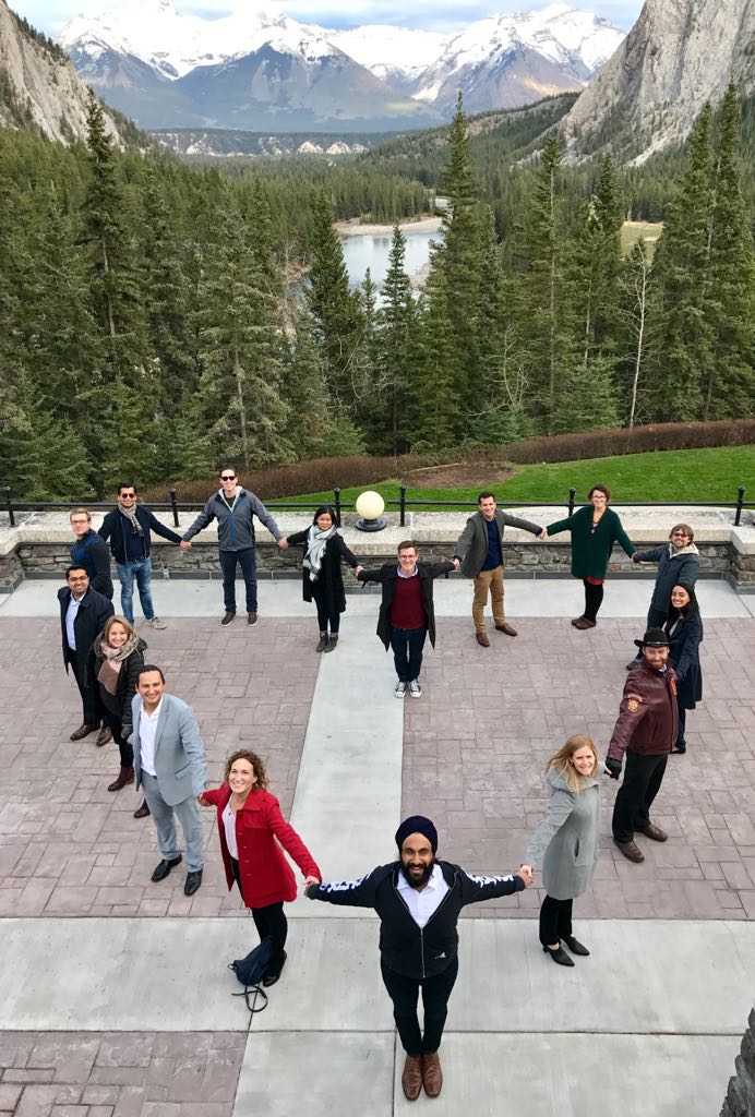 RobynSeetal's tweet photo. Banffers &amp; @GlobalShapers  made a #Heart4Climate @banffforum in support of #ClimateChange relief efforts &amp; to #LeadonClimate @ClimateReality https://t.co/nXfu2JNcEX