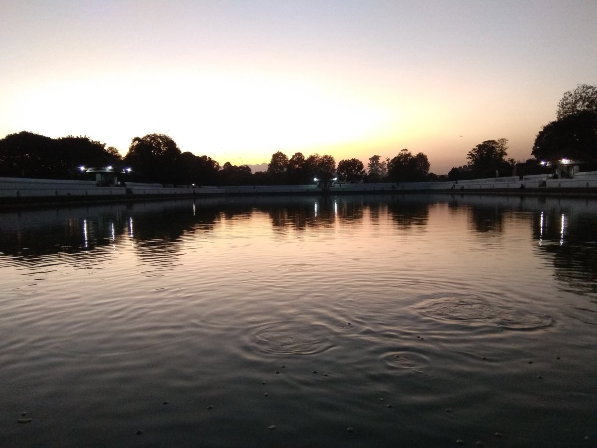 surajb8148's tweet photo. when the day meets the night #siddhapokhari https://t.co/8iT8o3xo0D