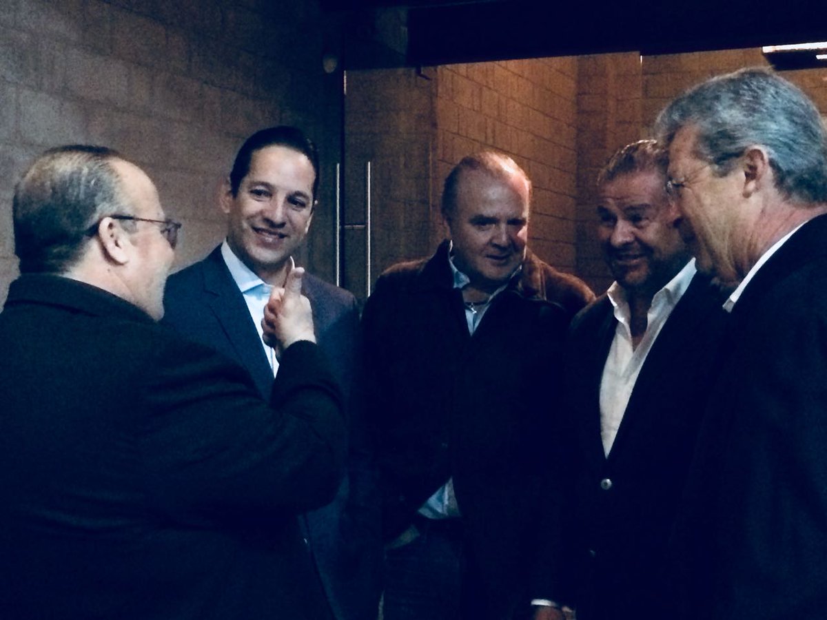 Me encuentro en la Gala de Otoño de la Ruta Arte, Queso y Vino. Sigue la transmisión #EnVivo aquí: m.facebook.com/story.php?stor…