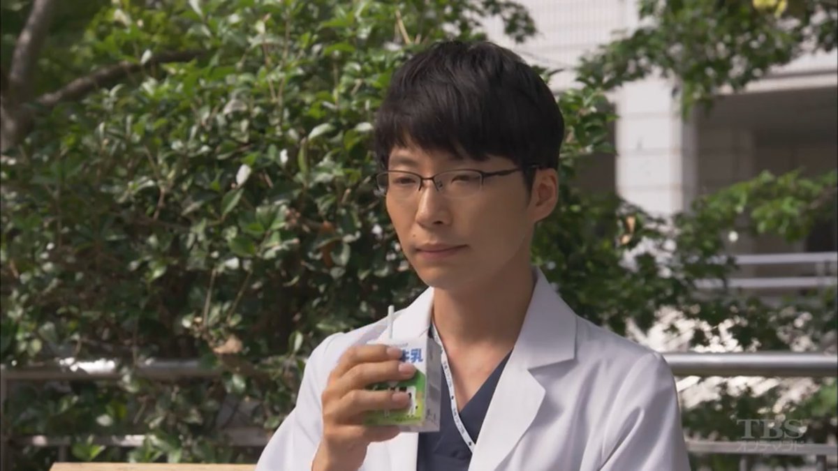 Mimi 遅ればせながらのコウノドリ 帝王切開からの二人目以降の帝王切開 今 トーラックっていうの ブイバックじゃなくて 私も希望したんだ 二人目は自然分娩がいいって でも医者が嫌がって 母子ともに死んでもいいなら挑戦すれば と言われた 挑戦する