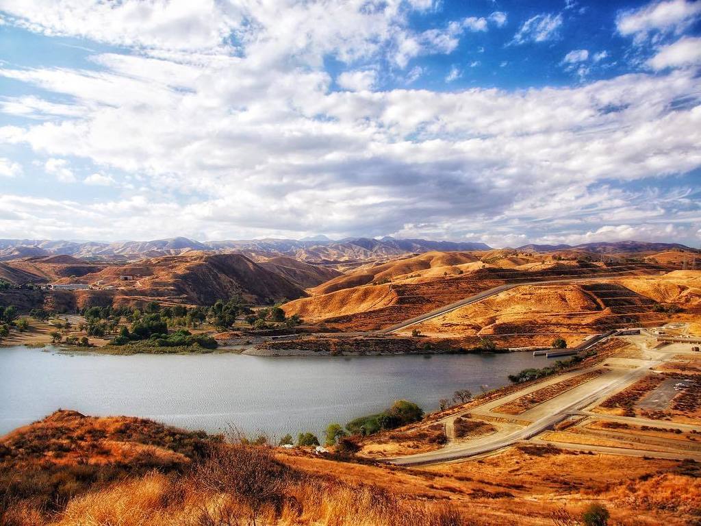 kevinpjennings's tweet photo. Did a little more exploring today and visited the Lake Castaic Dam. Pretty damn picturesque up here 😉
#potd2017, #… https://t.co/GzrefajC5w https://t.co/6raqcl3nTk