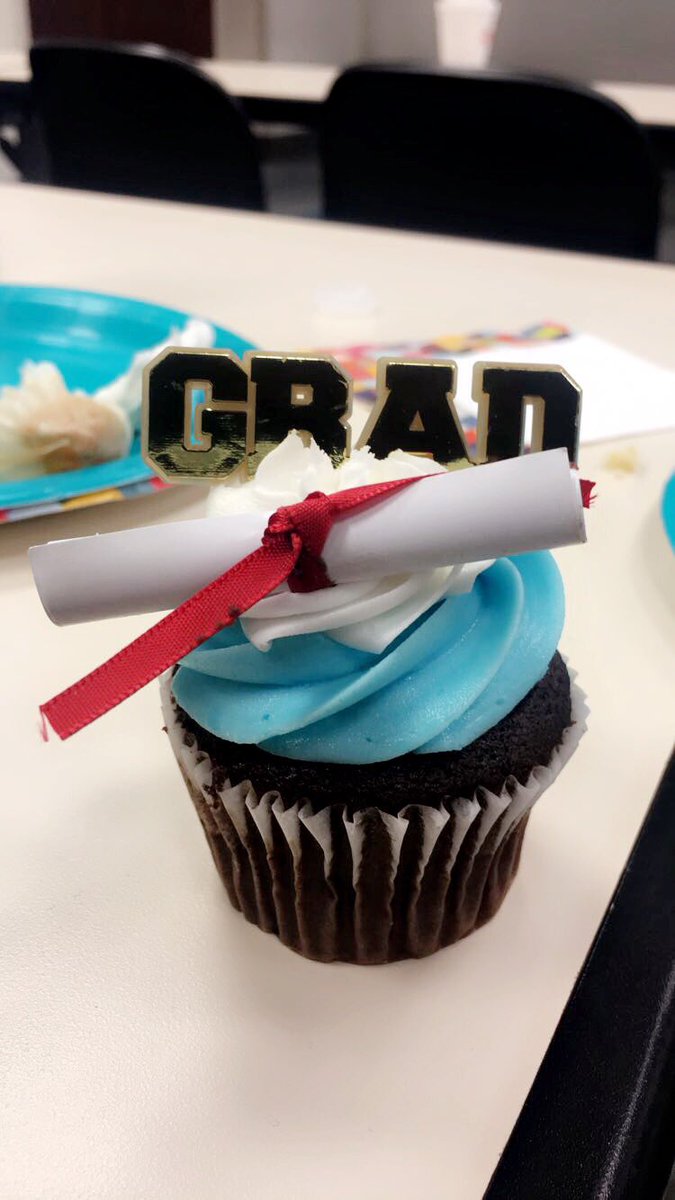 MoxieHampton's tweet photo. Graduated from the #UNCCodingBootcamp today! It was an intensive 24 weeks but I'm so glad to have embarked on this journey. #100DaysOfCode https://t.co/vdjxeFYOYm