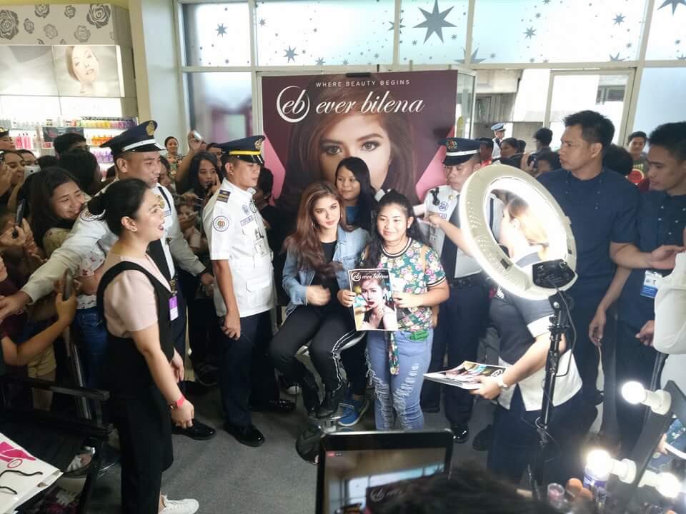 loiyalagnes's tweet photo. Congrats bebe @iamAndalioLoisa sa isa na namang successful event! Looking forward sa 4th Leg ng #EBSecretsOut 🙏
LOISA EverBilenaMalltour https://t.co/jftibo1HSg