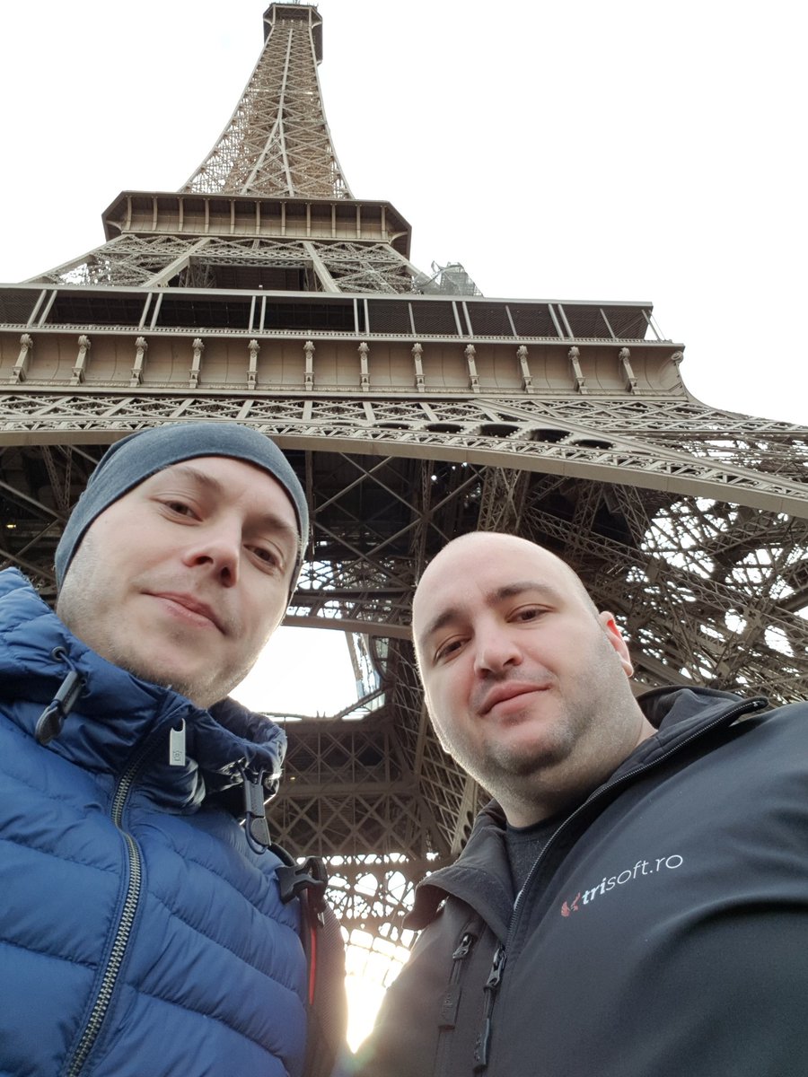 golangdevro's tweet image. Hey Paris! @trisoftro crew is here #dotGo #golang