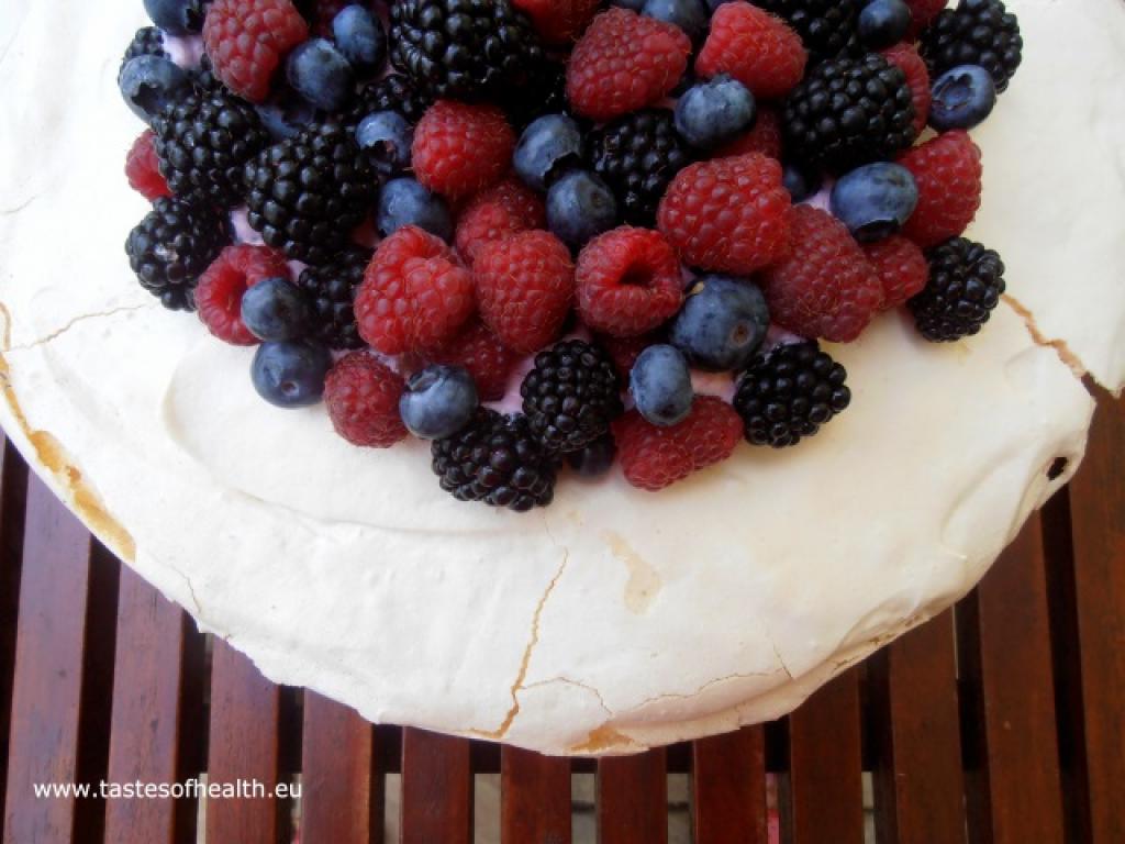 sweetbaking's tweet photo. Meringue Torte with Raspberry Cream! Click https://t.co/TOEk6sReuQ for #delicious #recipe #awe99 https://t.co/xTzTX3p3B0