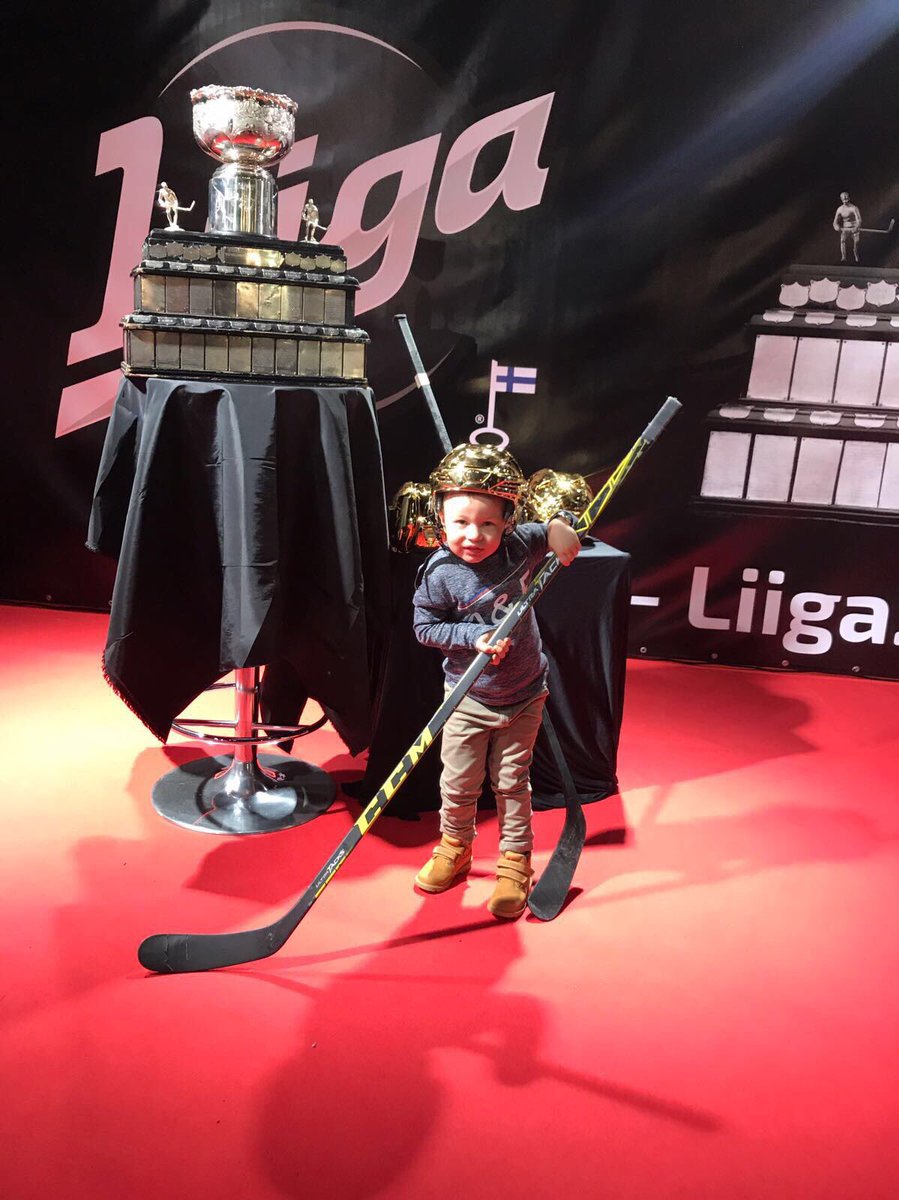 smliiga's tweet photo. Viimeinen pÀivÀ #GoExpoWinter-messuilla on kÀynnistynyt. Osastomme on auki kello 17 asti, tervetuloa! #Liiga #Tuuletus #Messut #Helsinki https://t.co/8ubrDwTE6F