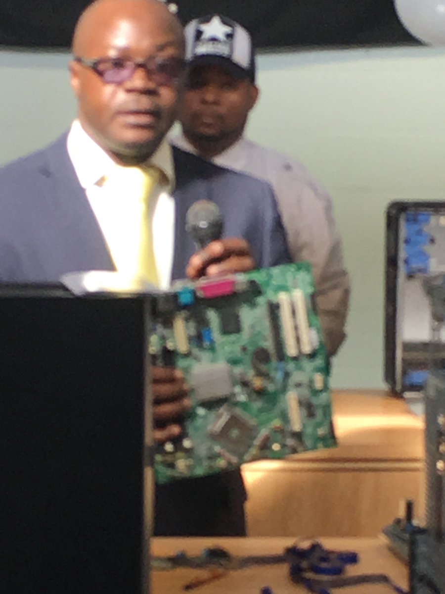 YESactionnow's tweet photo. CYBER Solutions Training Center opens in Park Heights thanks to JamesMitchell @innovativeinitiativescyber and GeorgeMitchell @YESactionnow https://t.co/L8LUVi0r89