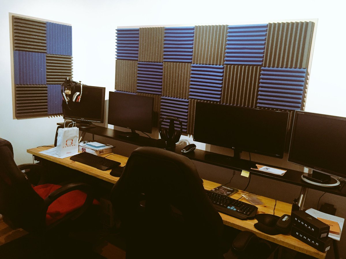 FalkoPlay's tweet image. De retour au studio 😁✌🏻 Je vous accueil quand vous le voulez ! 😉@HAYAGamers @VisUal_Hell @HAYA_Bouns @HAYA_beeAzul  #setup2017 #gamingroom