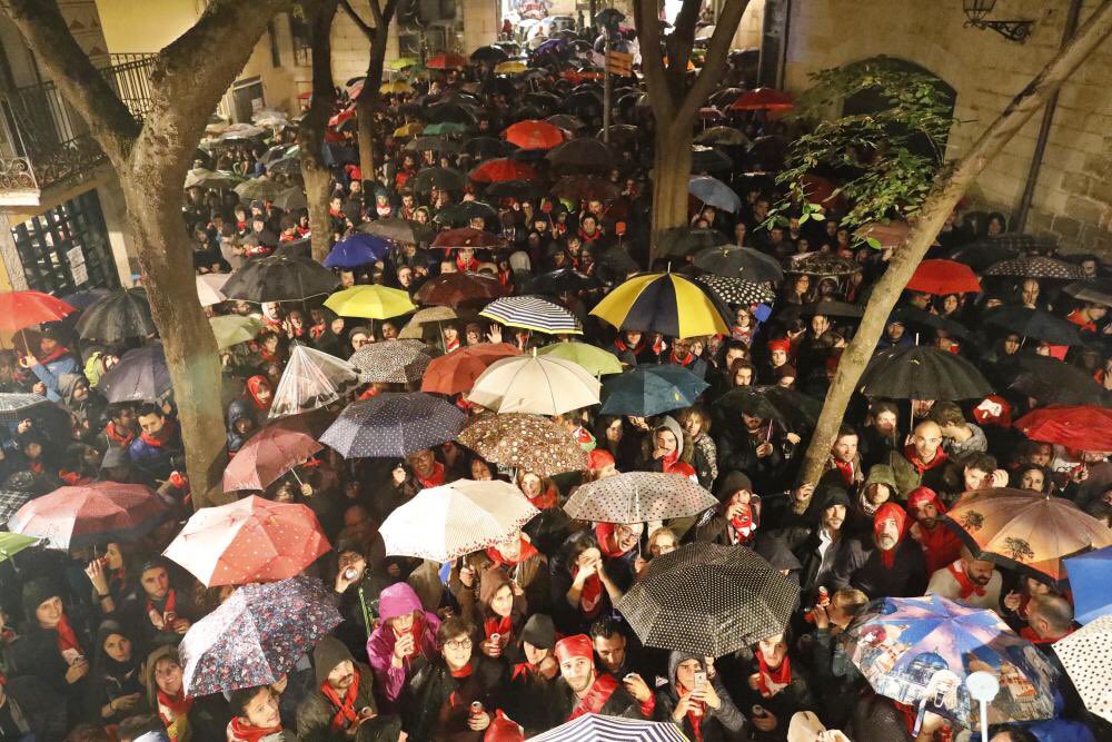 Corremosques's tweet photo. Ahir! Com no podiem esperar menys... va ser espatarrant! Gràcies a tots per venir!
@LadillaRusa #jairdominguez https://t.co/J6myOyNBjk