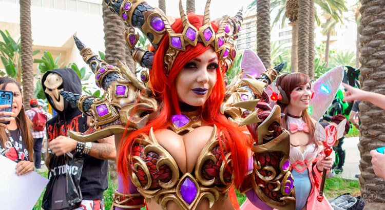 omniretro's tweet photo. Los mejores Cosplay de la #blizzcon 2017 https://t.co/zwJtRaLyrP https://t.co/HgIGk3abiv