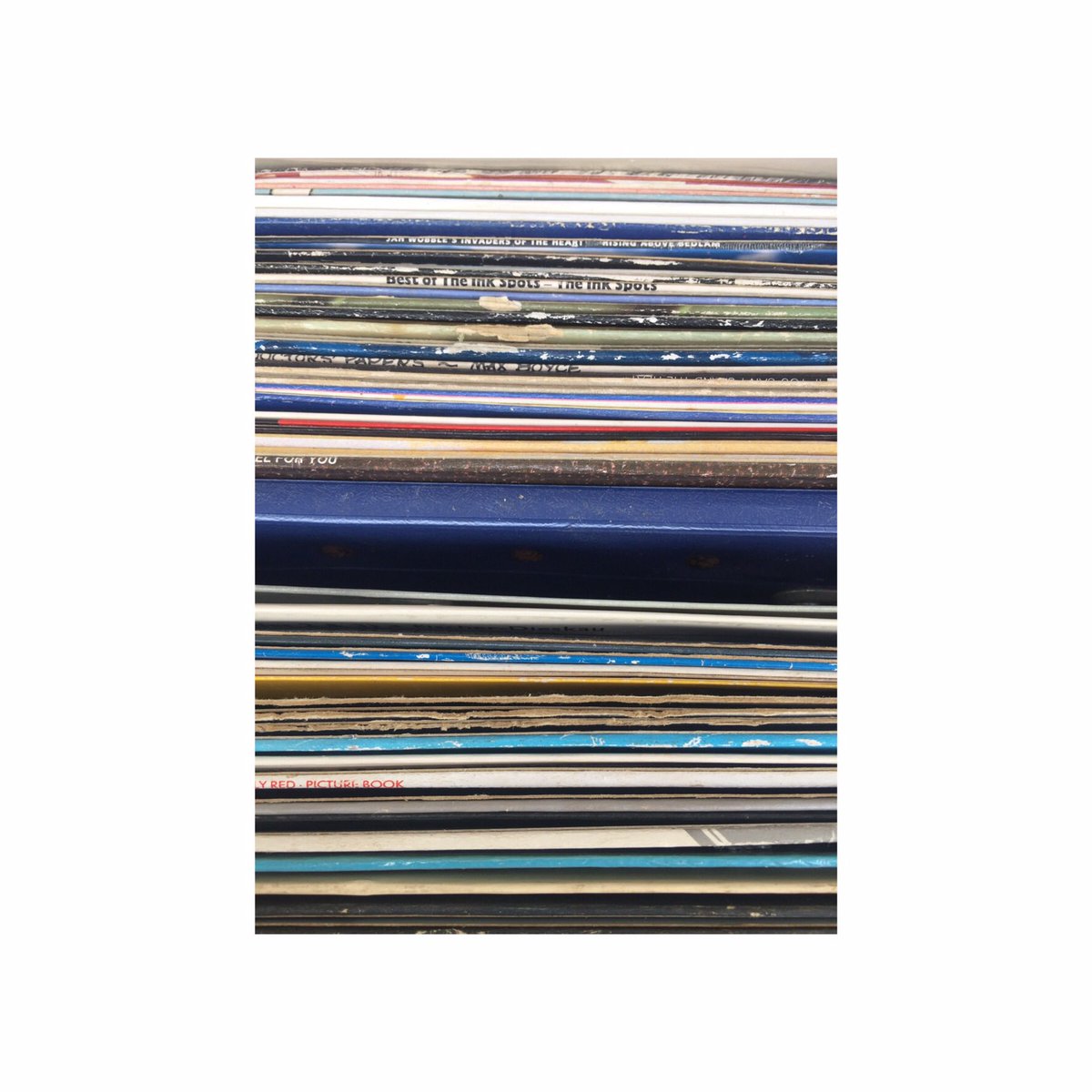 FleaLondon's tweet photo. Flea market open till 5 today London Bridge @flatironsquare_ best vinyl, and vinyl DJs #fleajays #vintage #records #vinyl #VinylRecords https://t.co/iJMmBccWkw