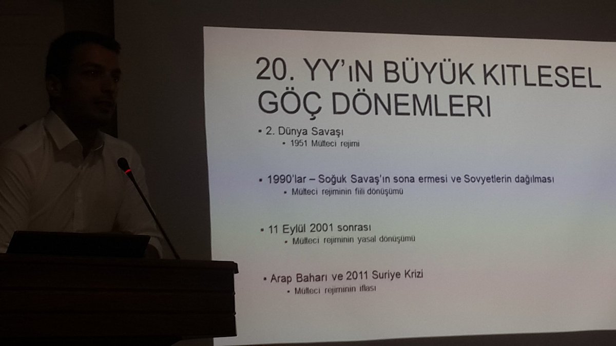 ozlemcaglar's tweet photo. @ardaakcicek "Arap baharı ve Suriye krizi sonrası kitlesel göç sonrası mülteci rejiminin iflas ettiğini çalışmadığıni görüyoruz." @ardaakcicek #LDK2017 https://t.co/qAaAA7xYm8