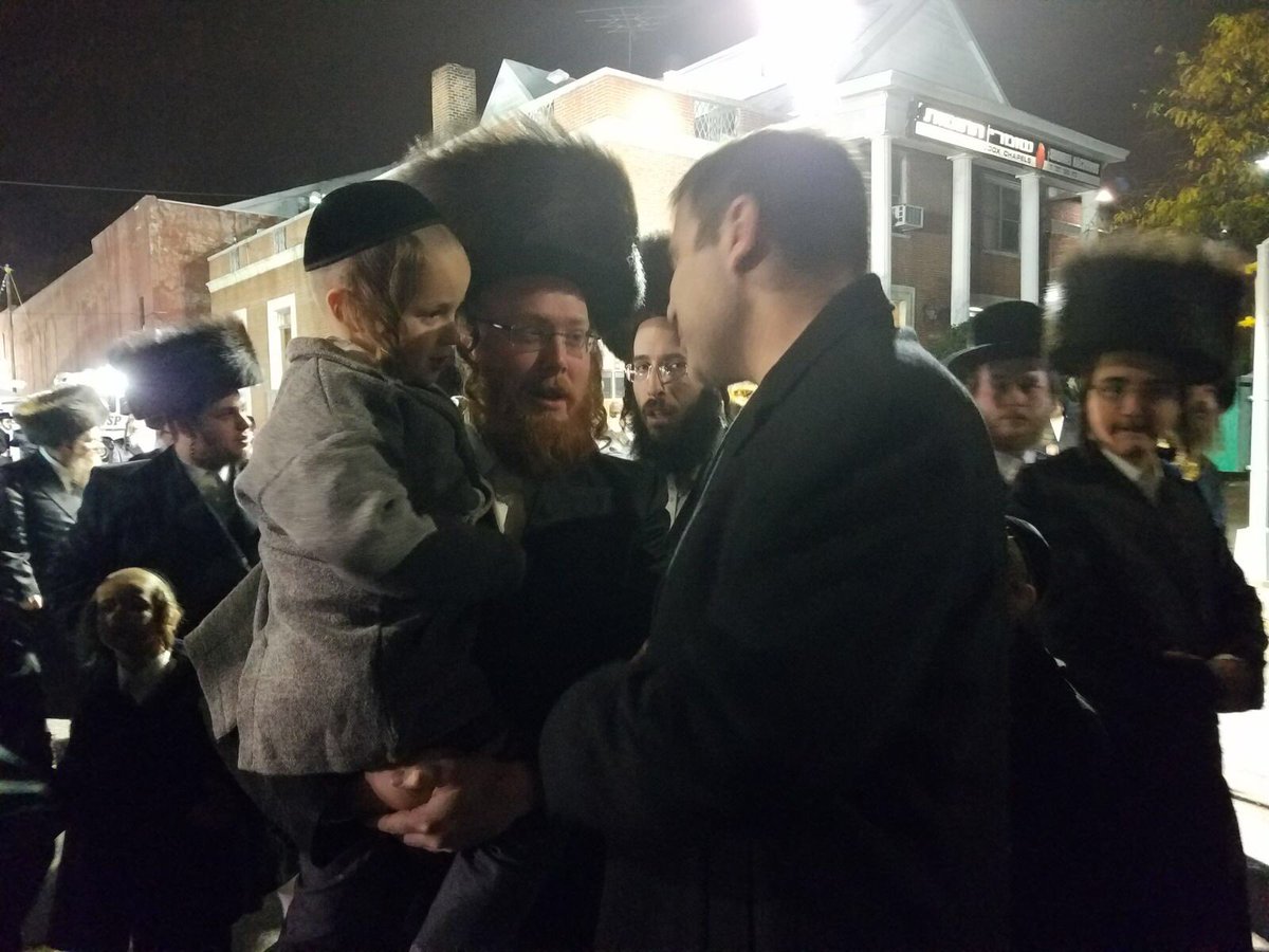 TeamHikind's tweet photo. .@YoniHikind at the Viznitz Begleiten. https://t.co/JmL36fN4B9