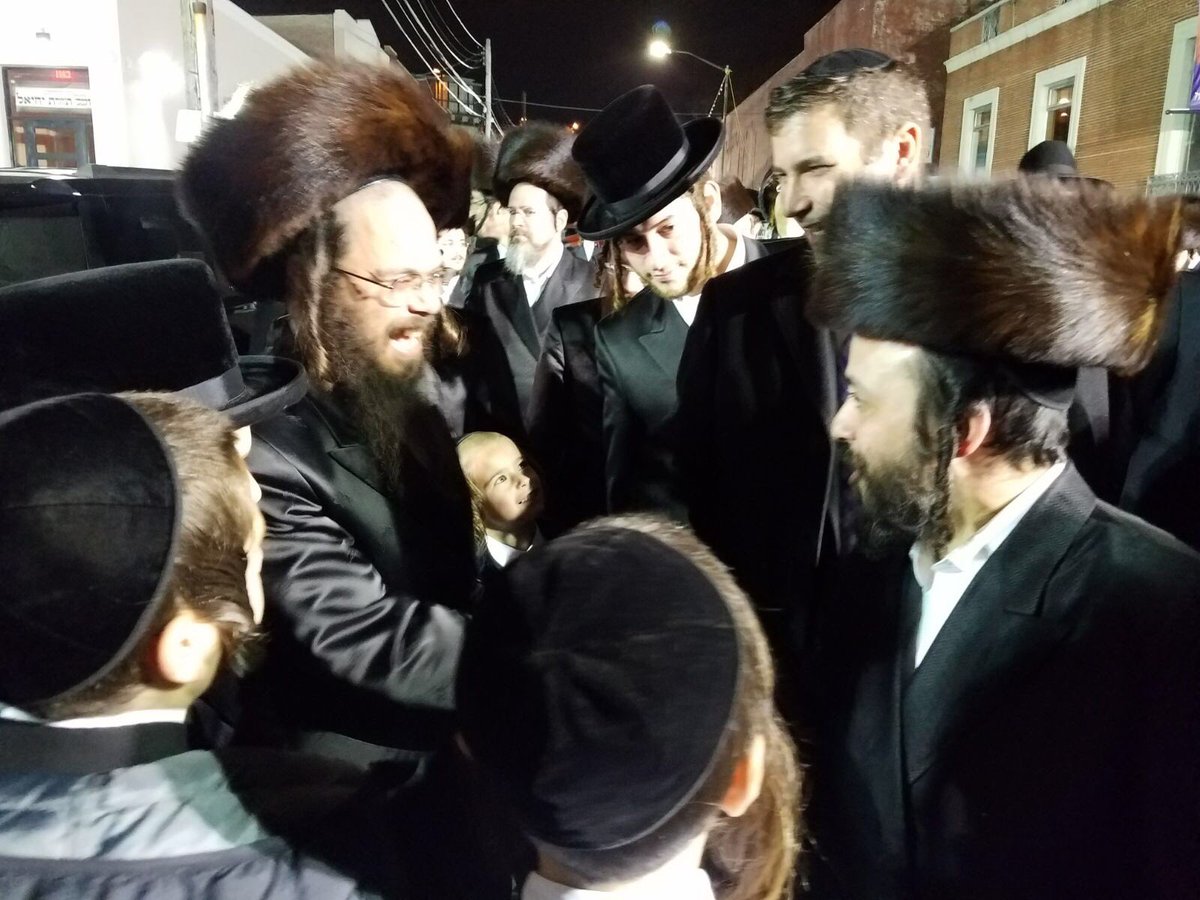 TeamHikind's tweet photo. .@YoniHikind at the Viznitz Begleiten. https://t.co/JmL36fN4B9