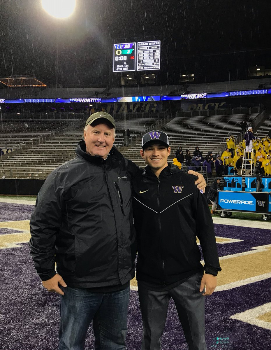 CoachTomOsborne's tweet photo. Happy to support my son! #GoDawgs @Coach__Osborne https://t.co/lEH6wOiK17