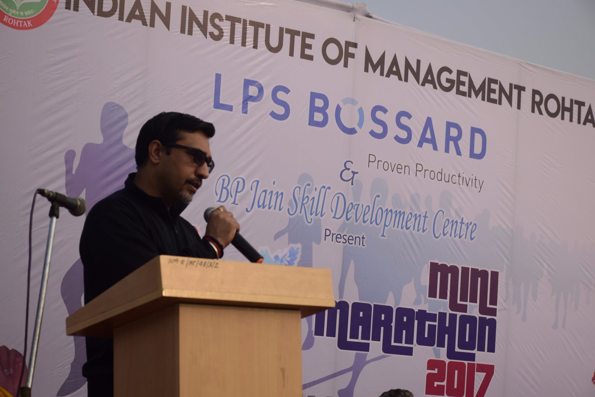 IIMR_Marathon's tweet photo. Prof. @ProfDheerajIIMA addresses the audience at IIM Rohtak Mini Marathon 2017.

#IIMRohtak #IIMR #MiniMarathon #RunForPeace https://t.co/crDzwvW4E0