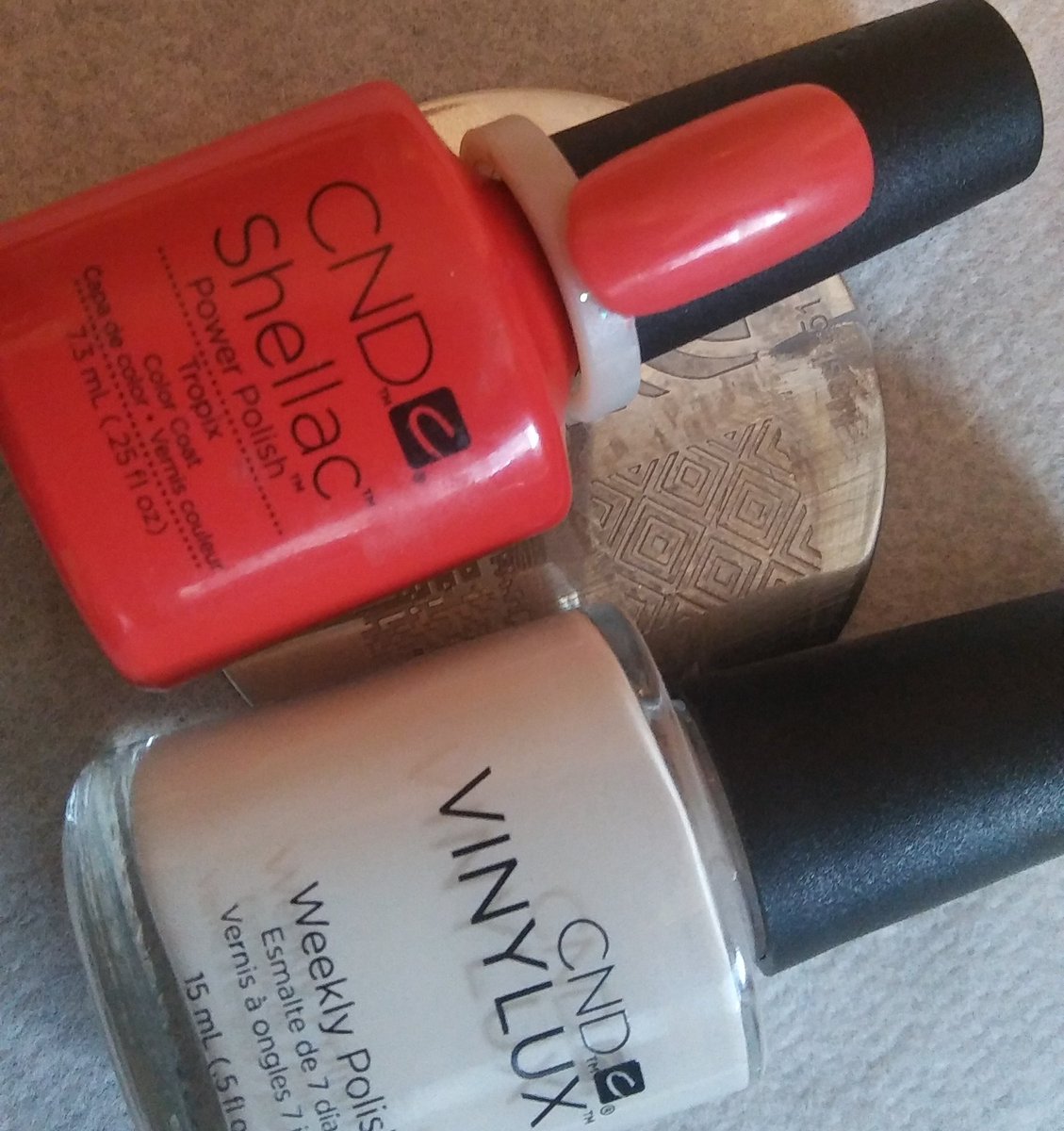 KatyLambson's tweet photo. #FallTastic #Geometrical #Nails #CND #SugarnSpiceServicesSalon #Shellac #Tropix #Vinylux #StudioWhite #NailArt #Style https://t.co/9MSxvjS2NO