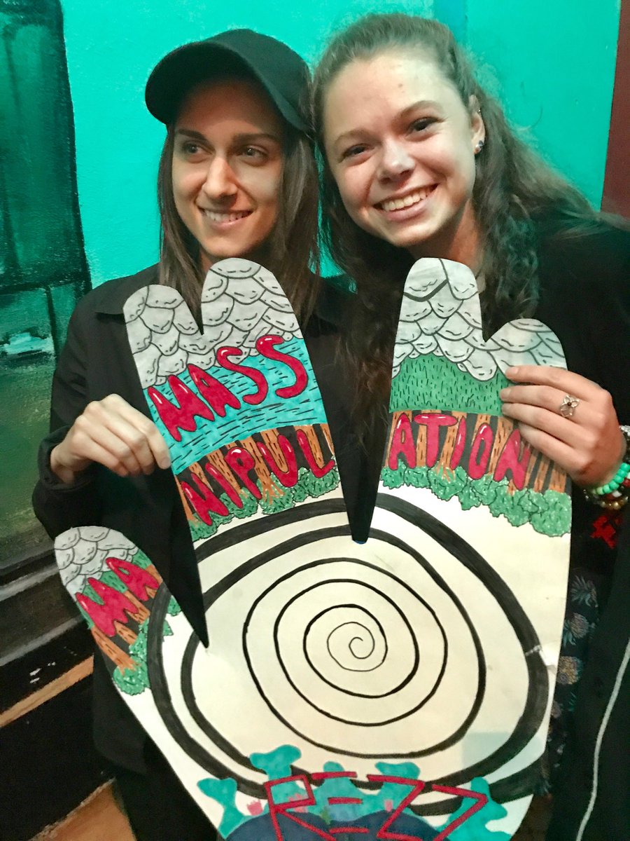 Hopscotch_54's tweet photo. . @OfficialRezz you are truly amazing!! Thank you sooooo much for tonight!! #spacequeen #sickbeats #killervisuals https://t.co/u4bZbTGTWX