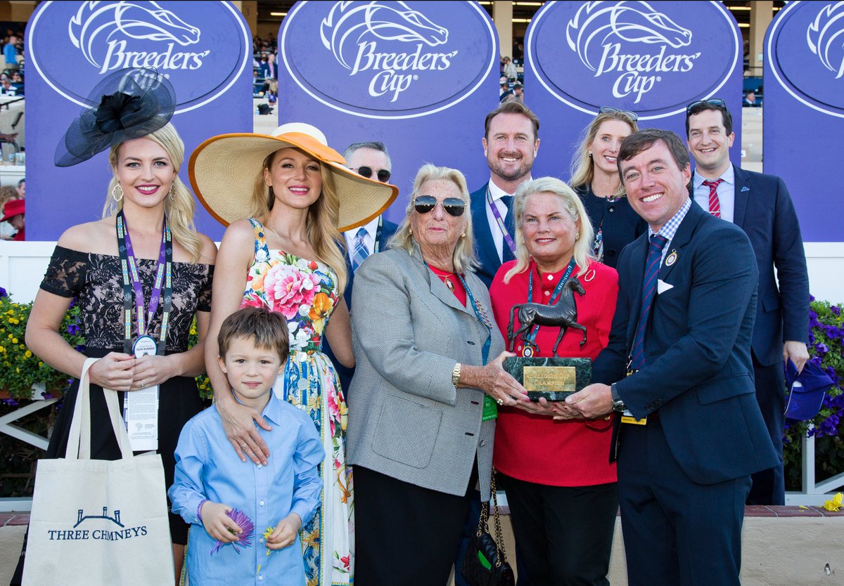 Three_Chimneys's tweet photo. Congratulations to Live Oak Stud, owner and breeder of Breeders’ Cup Mile (G1) winner, WORLD APPROVAL! #BC17 #breederstrophy #threechimneys https://t.co/pn05918XNY