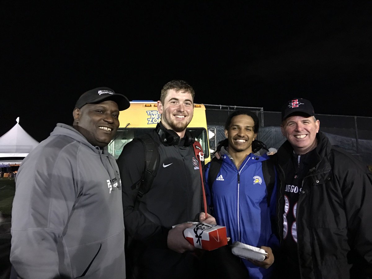 romy_chachere's tweet photo. Some of my favorite people. 559 Boys #SJSUSpartan #21 #SDSUAztec #88 #ProudDads @ThatMan_Dre04 @DavidWells14 @BryanWells_ https://t.co/Z5ErTXaUgl