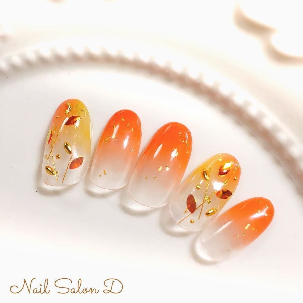 Nail Salon D 深まる秋の紅葉ネイル Gelnails Nailart Nails 秋ネイル 冬ネイル 紅葉ネイル リーフホロ グラデーションネイル オレンジネイル Autumnnails Winternails Orangenails 札幌ネイルサロン Via T Co Vme6suj1vh