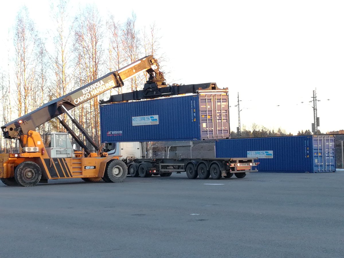 KinnoKouvola's tweet photo. The first containers of #KTZExpress already in Kouvola! The #ModernSilkway from #Kouvola to #Xi'an starts in 10th November. https://t.co/hzFtN4roeb