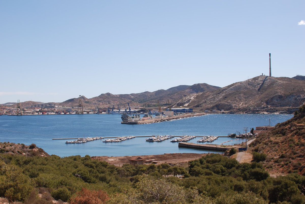 EmergenciasCT's tweet photo. Hoy llega al @PuertodeCtg #crucero 🚢 con 1830 Turistas. #TUIDiscovery. Welcome to #Cartagena. https://t.co/vM2JBVeNXk
