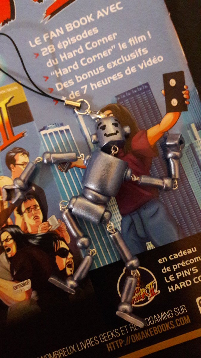 Benzaie_tgwtg's tweet photo. En stream chez twitch avec @MrQuaRate  à 11h, puis en dédicace à 15h chez @omakebooks Merci à @Bludella @Bludella2 pour ce Mastico de ouf ! https://t.co/odKWW7XcnL