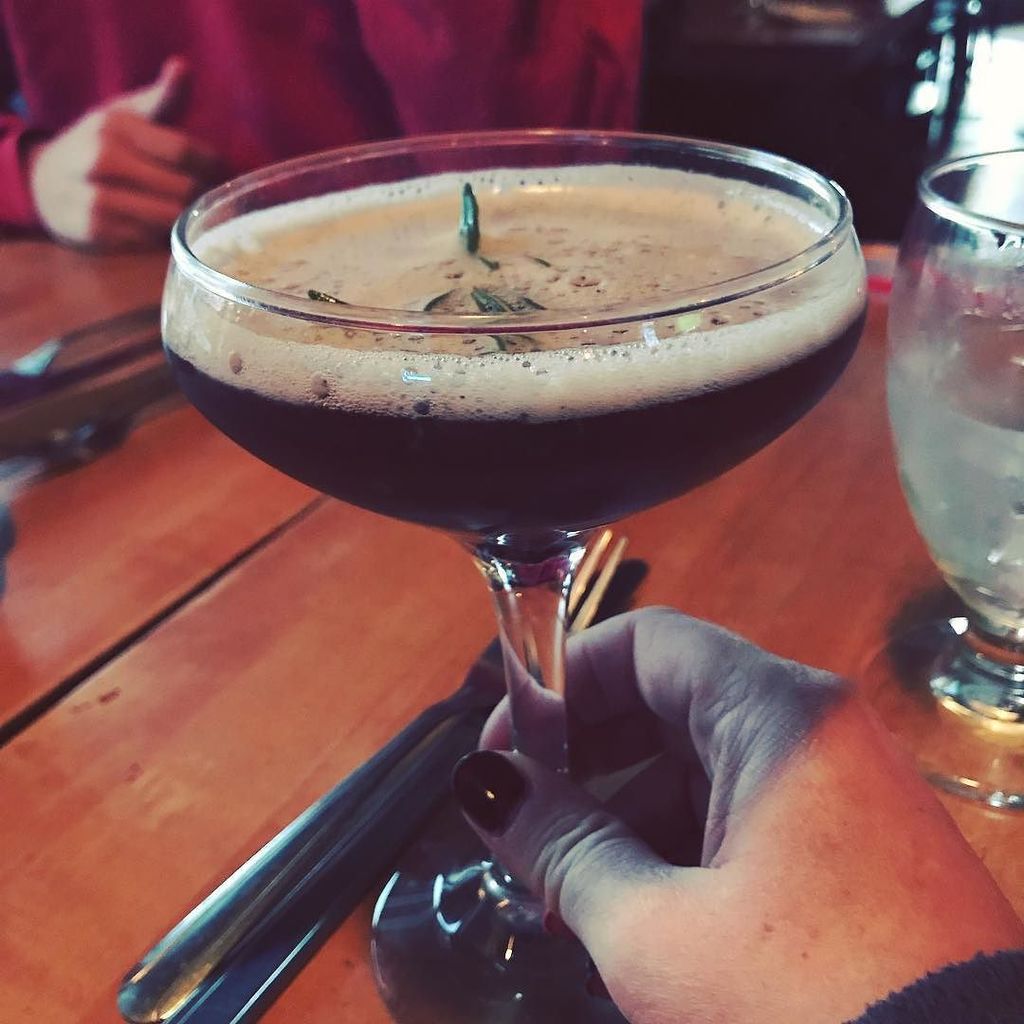 22ndandPhilly's tweet photo. The House Greyjoy @thesidecarbar - bourbon, blackberries, earl grey. I’m a sucker for all things #GoT. #momcandrinkagain #sidecarbarsd #the… https://t.co/FrcxgUJGXv