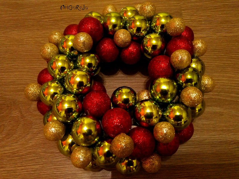 jabluszko520's tweet photo. #wianek #stroik #swieta #BozeNarodzenie #MerryChristmas #art #rekodzielo #DIY #bombka #Gold #złoto #brokat https://t.co/gEthLgUK7W