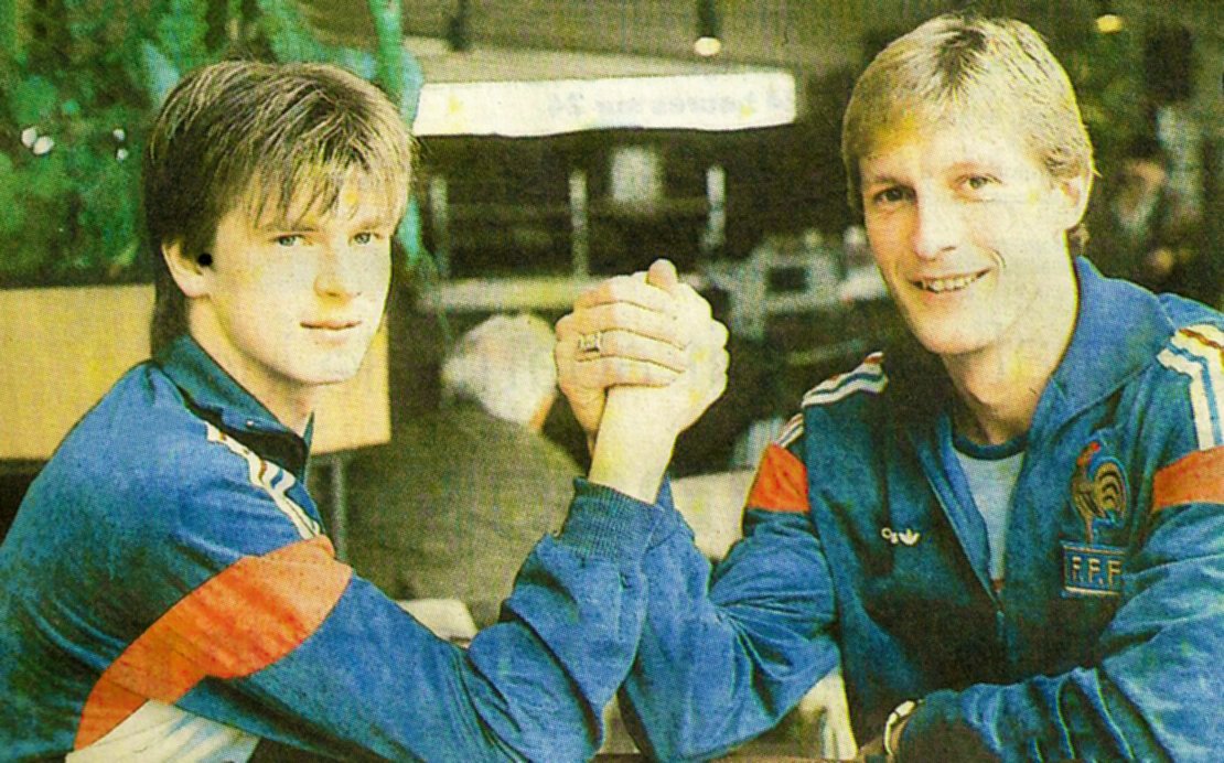 SBrestois1950's tweet photo. Joyeux anniversaire Gérard Buscher ! (57 ans)
Meilleur buteur de l'histoire du club en 1re division (58 buts en 134 matchs)
#SB29 #Buscher https://t.co/If1WGRDEqz