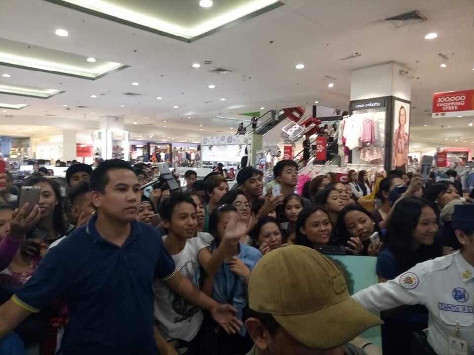 vroom_____'s tweet photo. Dumating na sa #EBSecretsOut Mall Tour si @iamAndalioLoisa
LOISA EverBilenaMalltour @EverBilenaPH https://t.co/1LiDPk5UTN