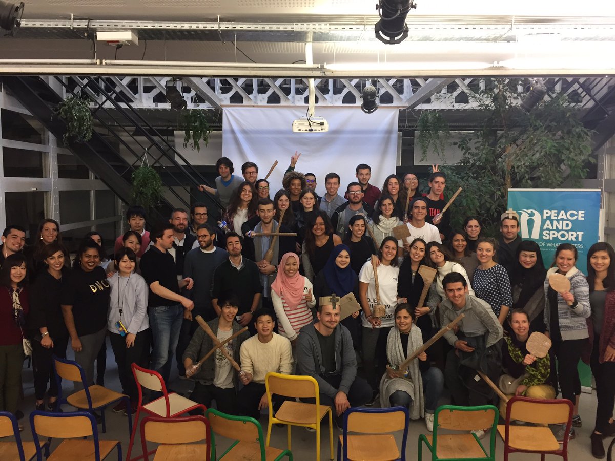 peaceandsport's tweet photo. Today 60 youngsters from 25 nationalities gathered for a Sport Simple workshop at the #GSBS2017 #fencing #tabletennis #chess @Yunus_Centre https://t.co/TdgX9p2vjf