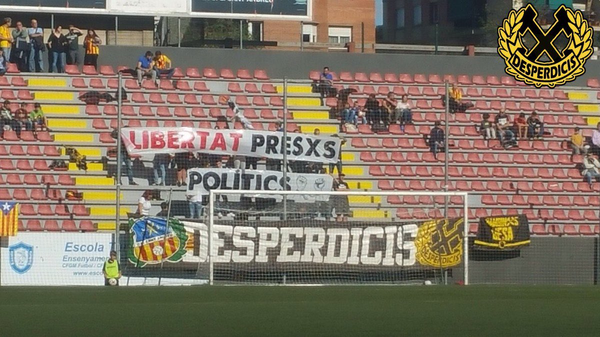 Desperdicis's tweet photo. Contra la repressió de l'estat espanyol, la nostra lluita i solidaritat. #LlibertatPresosPolítics https://t.co/idRpU0ReEK