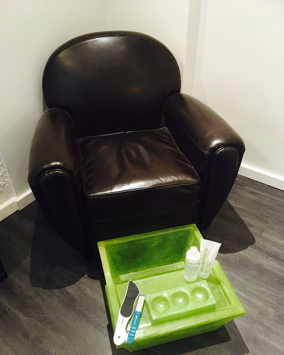 hobsonandquinn's tweet photo. Half price express grooming treatments with every signature haircut using @malinandgoetz #handfix #footfix #expressfacial https://t.co/c350DhEr0q