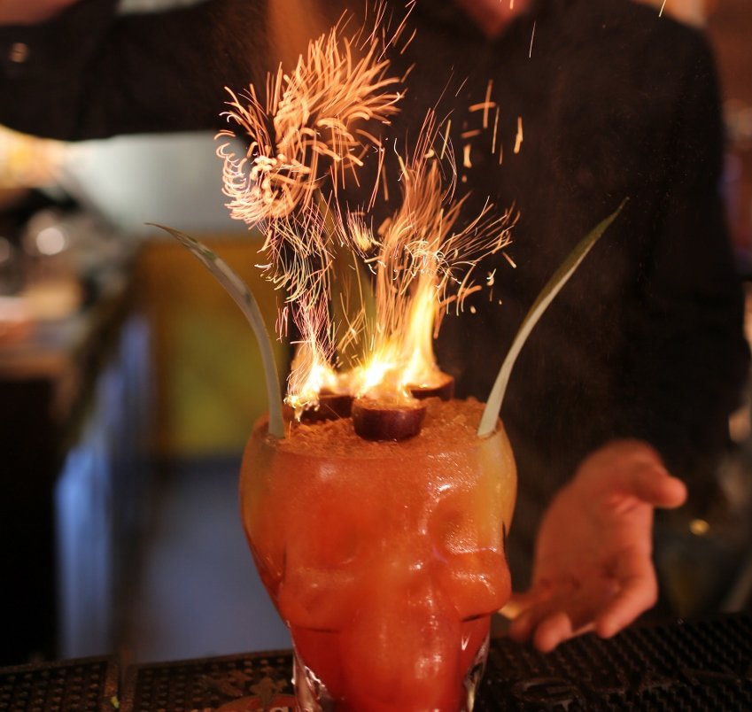 lasiguanas's tweet photo. Bonfire night is the perfect excuse for a flamin' cocktail, just sayin' 😏🔥 #zombieskull https://t.co/yxiDm8iNru
