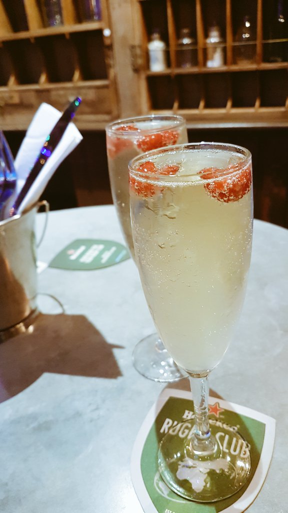 🍾🥂 Prosecco Brunch ... don't mind if I do <a href="/ResidenceHotelG/">Residence Hotel</a> #sundaysjustgotbetter