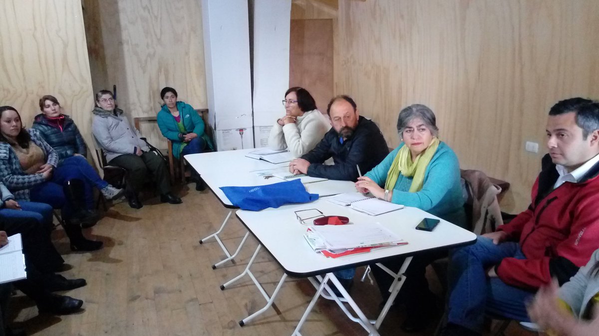 dipcontreras's tweet photo. Partimos el día visitando a los vecinos del sector #Ilque, reunión con la junta de vecino https://t.co/b8fCgwc8SI
